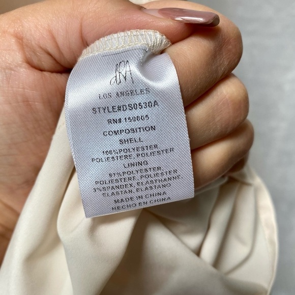 Dra Los Angeles off the shoulder cream dress - Picture 5 of 16